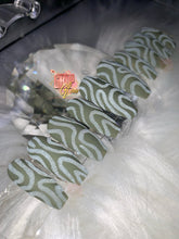 Load image into Gallery viewer, Finger Print Olive